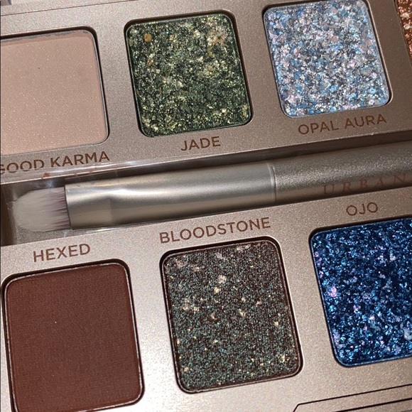 Urban Decay Stoned Vibes Eyeshadow Palette - Picture 7 of 10
